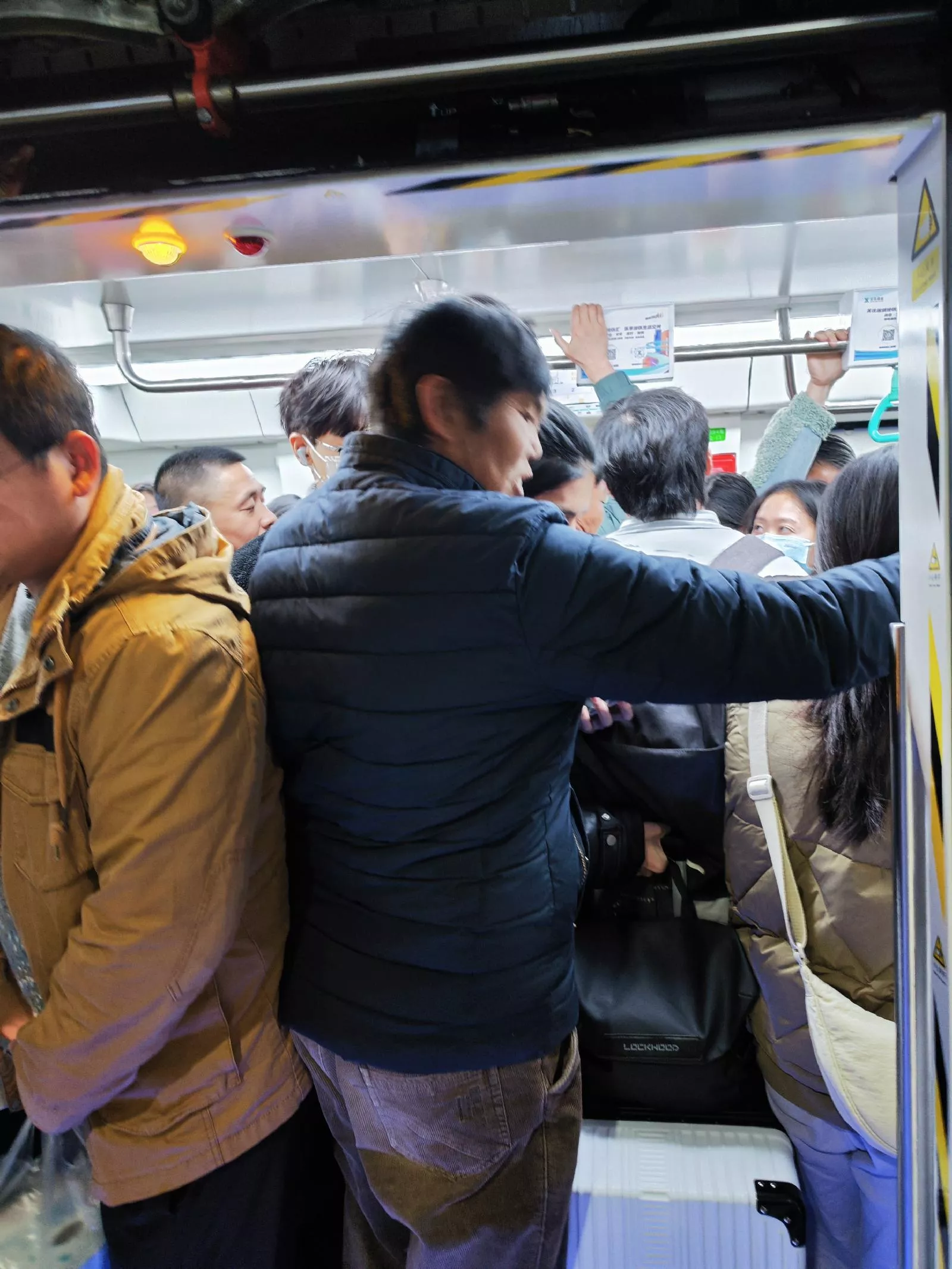 夜班地铁 夜班地铁